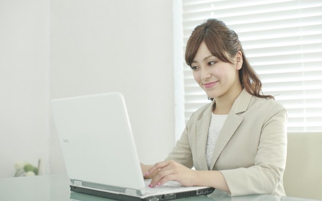 働く女性